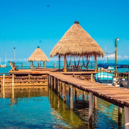 Denny'S Beach Resort Hotel Mariscos Exterior photo